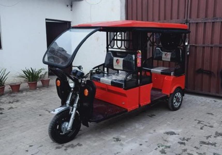 SN Solar Basic E Rickshaw