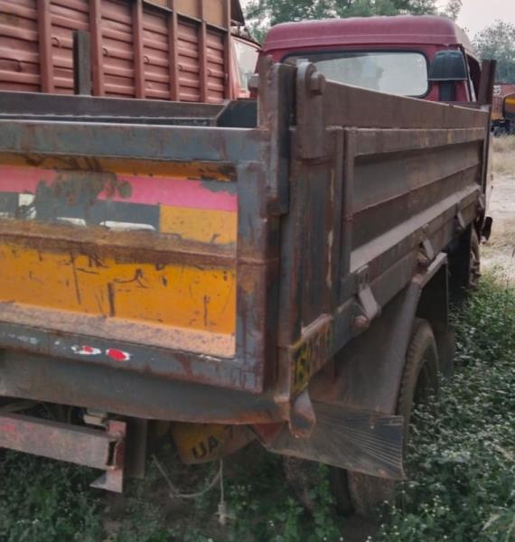 Mahindra Loadking image 3