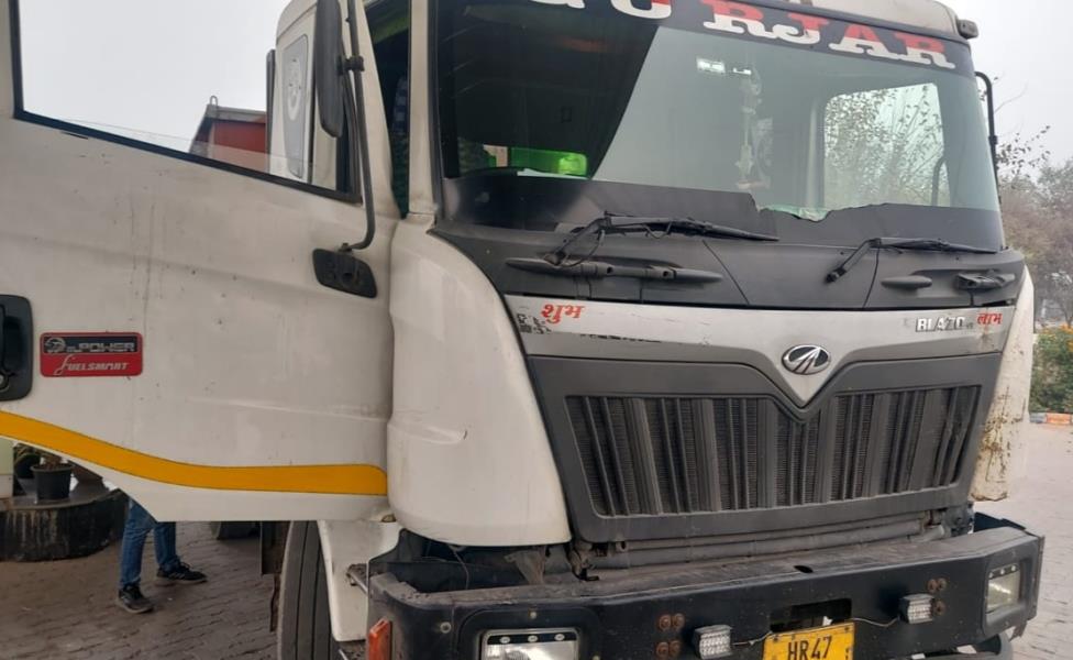 Mahindra Blazo 49 image 3