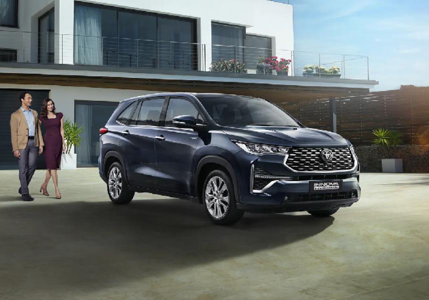 Toyota Innova Hycross Petrol