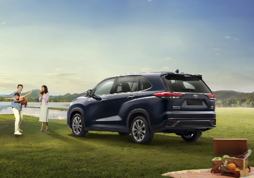 Toyota Innova Hycross Hybrid Small Vehicles