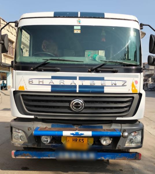 BharatBenz 4928