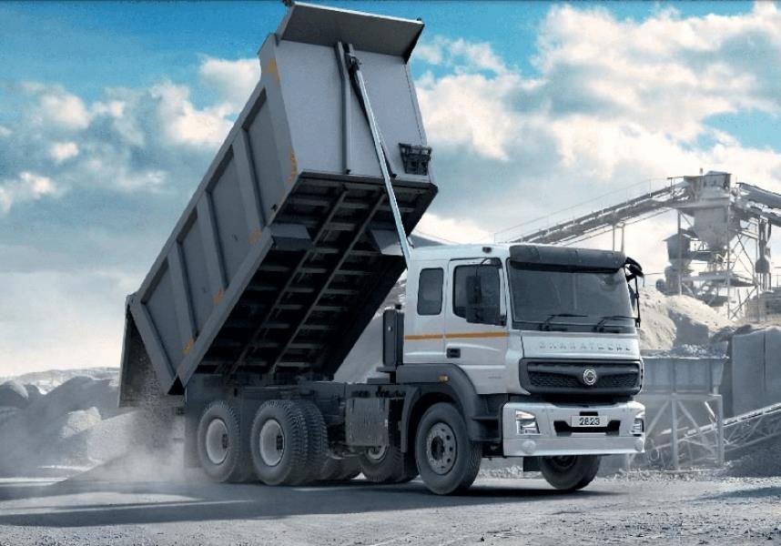 BharatBenz 2823RT