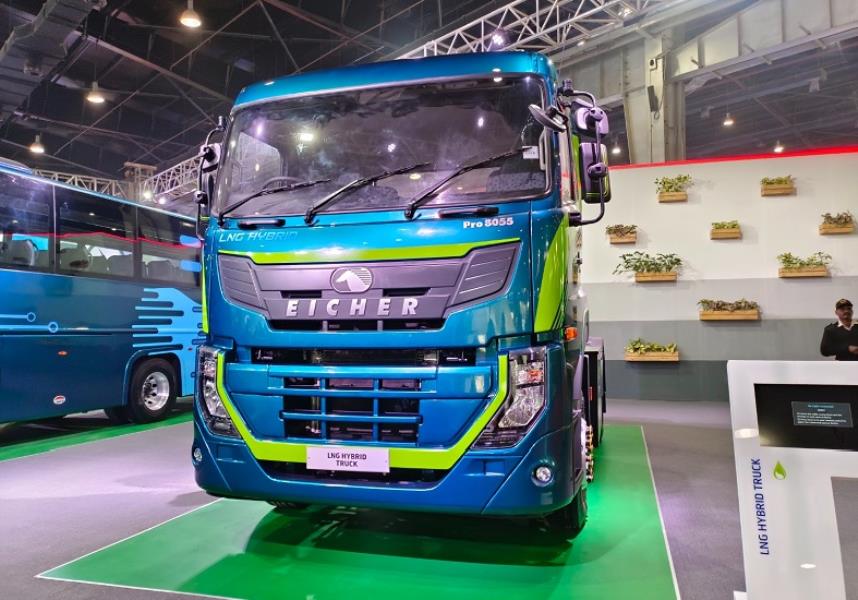 Eicher Pro 8055TT LNG+CNG Tractor photo 1