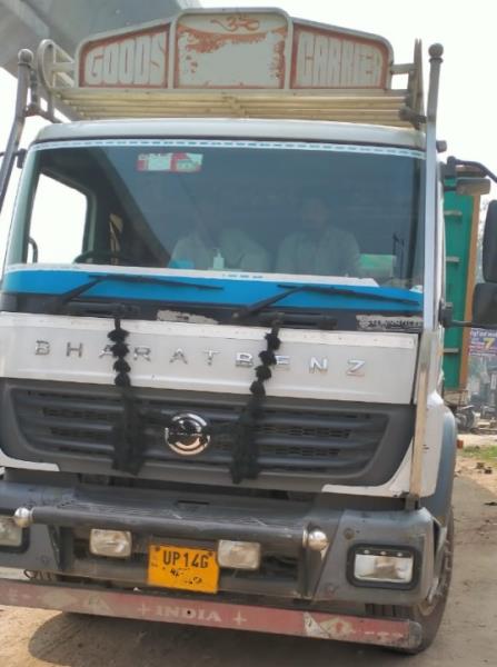BharatBenz 4928