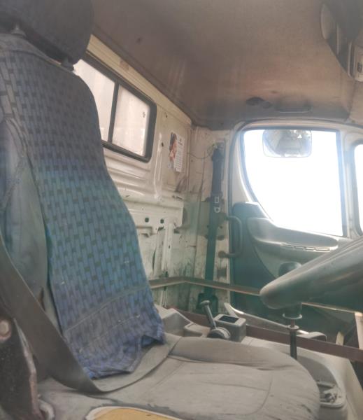 Ashok Leyland Boss 1212 image 3