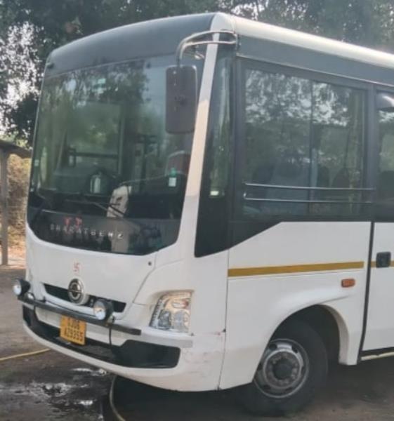 BharatBenz 917 image 2
