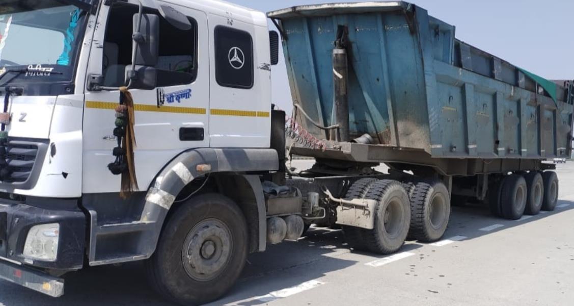 BharatBenz 4928 image 3