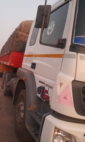 BharatBenz 4928 image 2