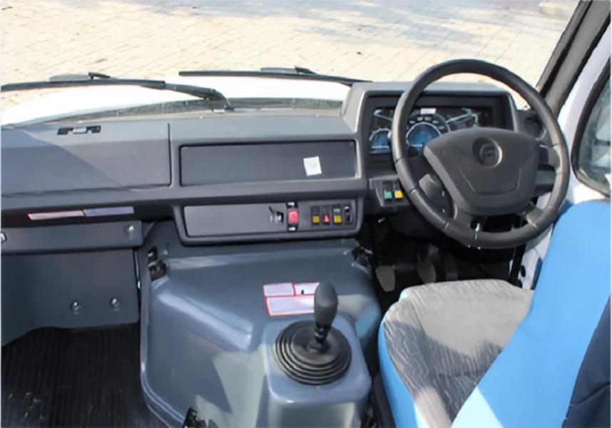 Force Traveller 3350: 9 / 12 / 13 / 14 Seater Small Vehicles
