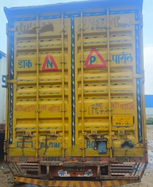 Ashok Leyland Boss 1212 image 3