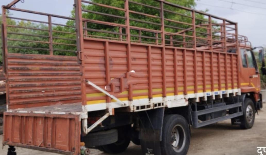 Eicher 3014 image 2