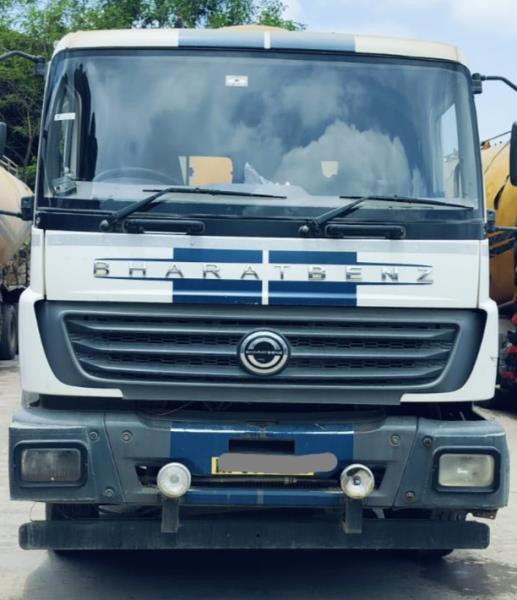 BharatBenz 4928