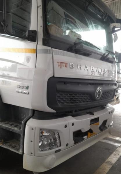 BharatBenz 5528T image 2