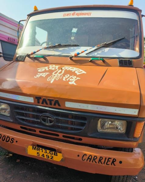 Tata 712