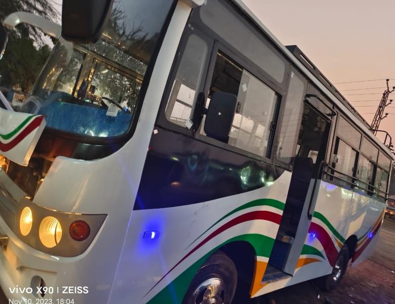 Tata LP 407 image 3