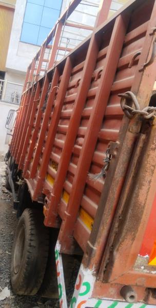 Eicher 1075 image 3