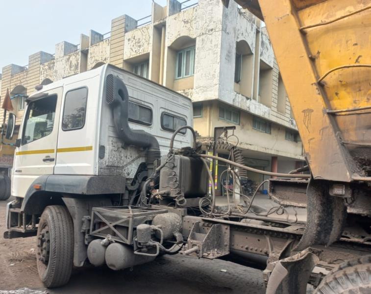 BharatBenz 4928 image 3