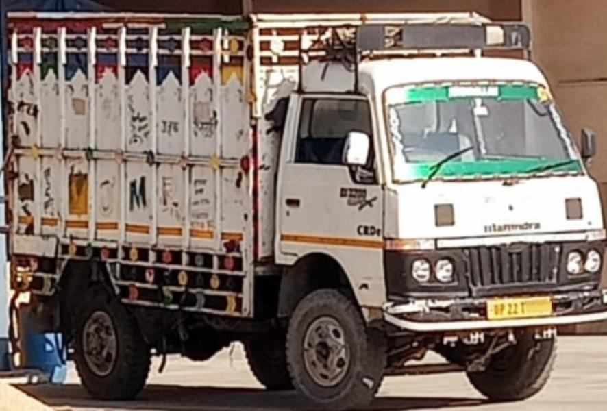 Mahindra Jayo image 2