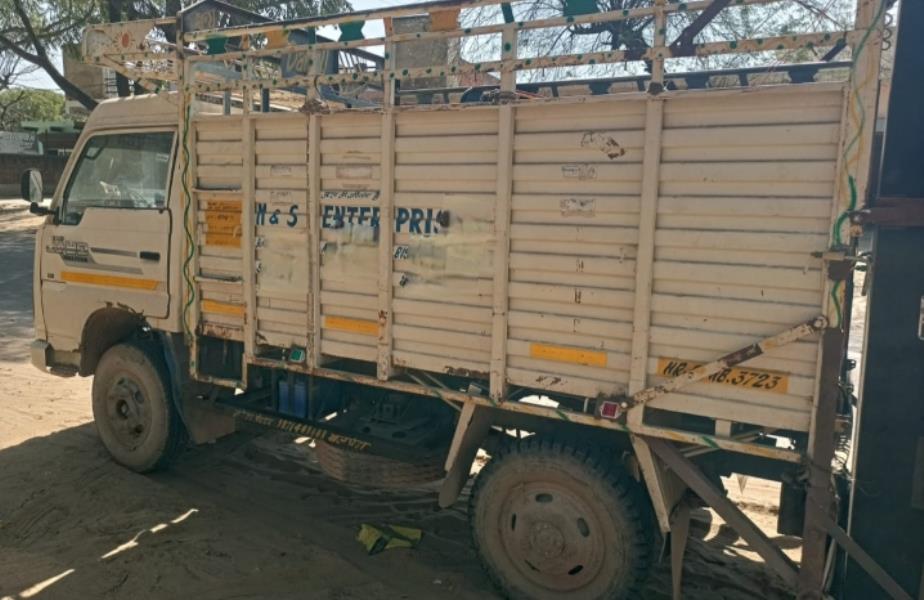 Mahindra Jayo image 2