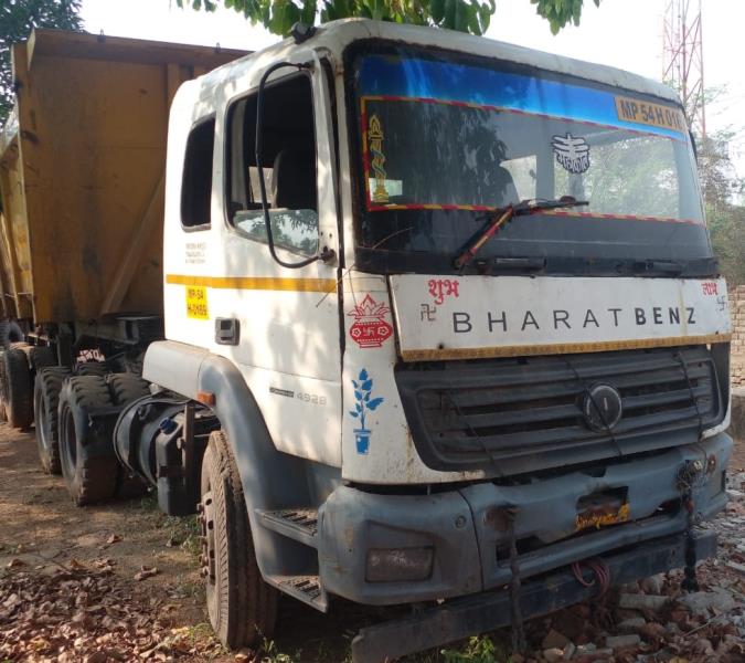 BharatBenz 4928