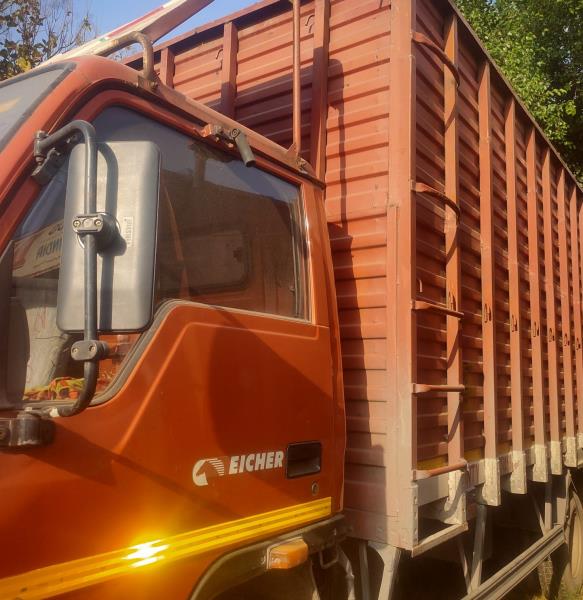 Eicher 1075 image 2