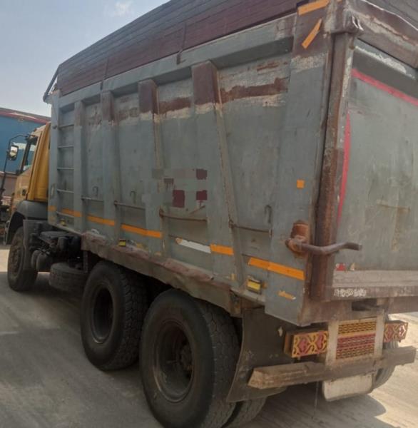 BharatBenz 2528C image 2
