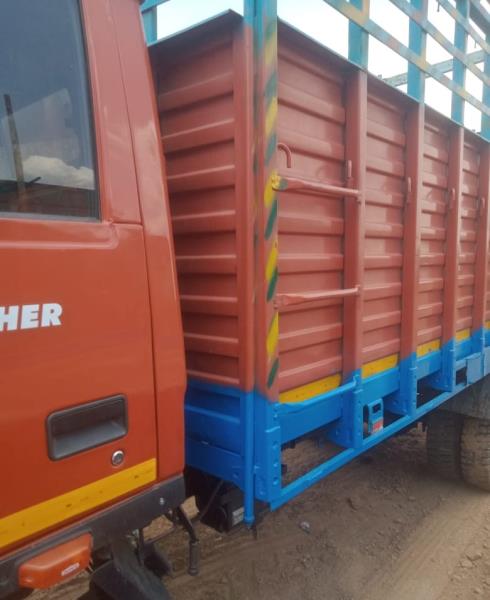Eicher 1075 image 2