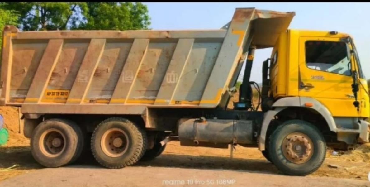 BharatBenz 2528C