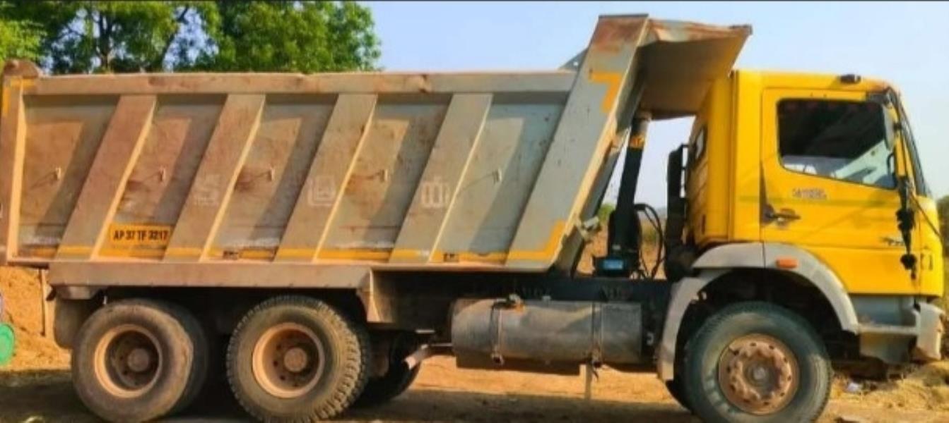 BharatBenz 2528C image 2