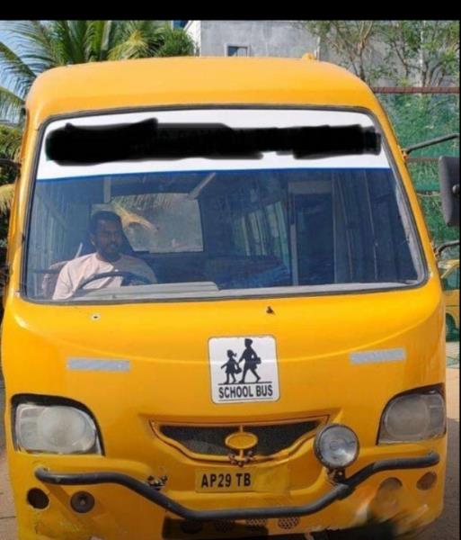 SML Isuzu Standard image 2