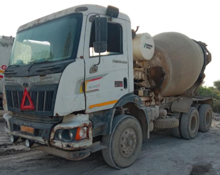 Mahindra Blazo 25 image 2