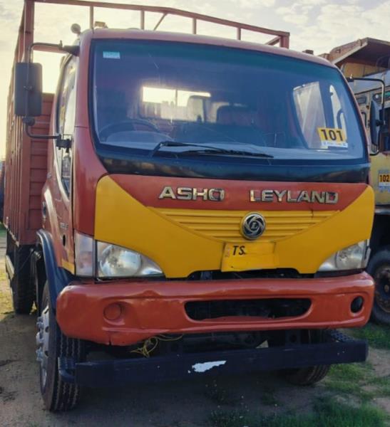 Ashok Leyland Boss 1212 image 2