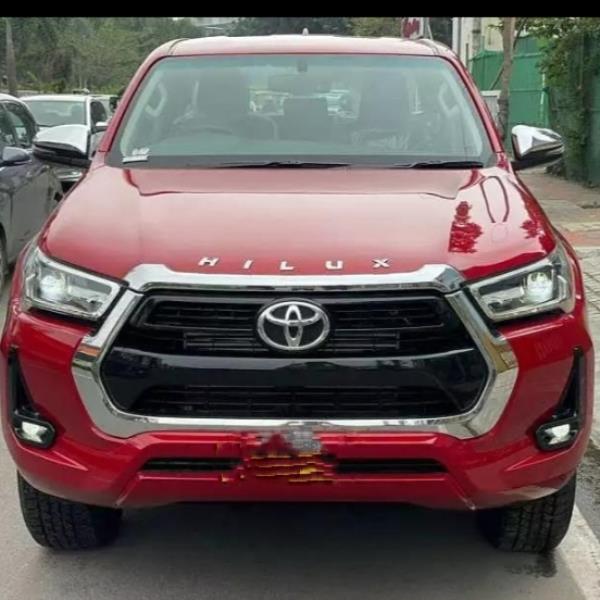 Toyota Hilux image 3