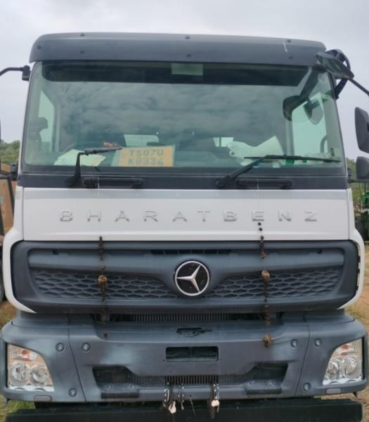 BharatBenz 2823R image 2