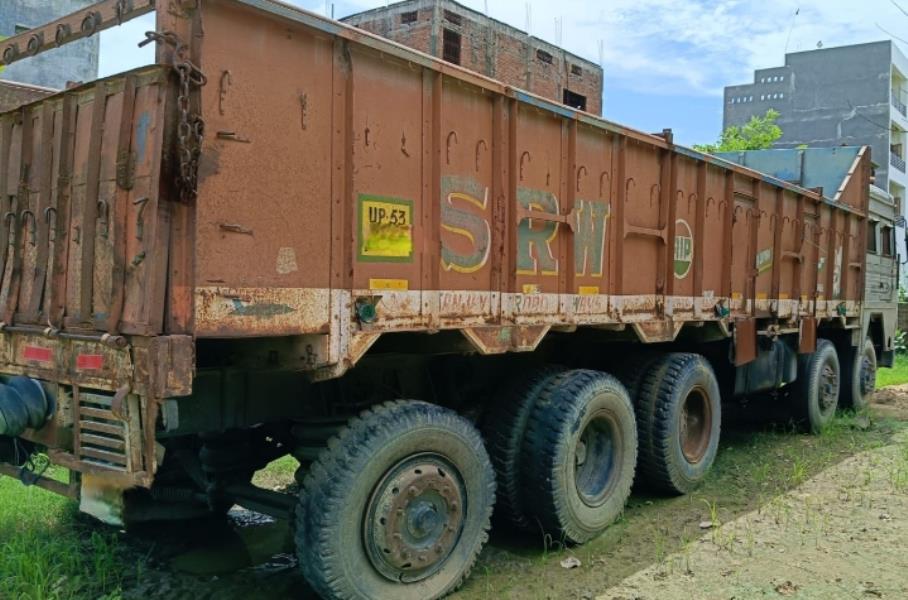 Mahindra Blazo 37 image 3