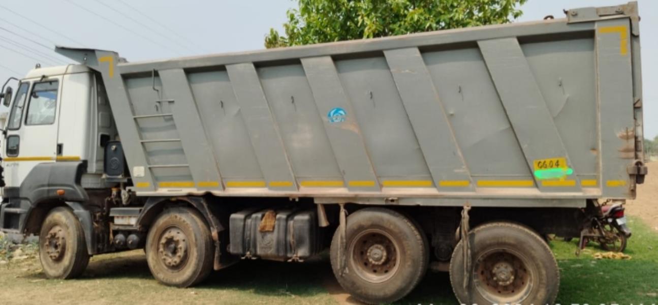 Ashok Leyland 3525 image 2