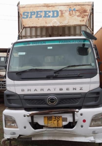 BharatBenz 1617 image 2