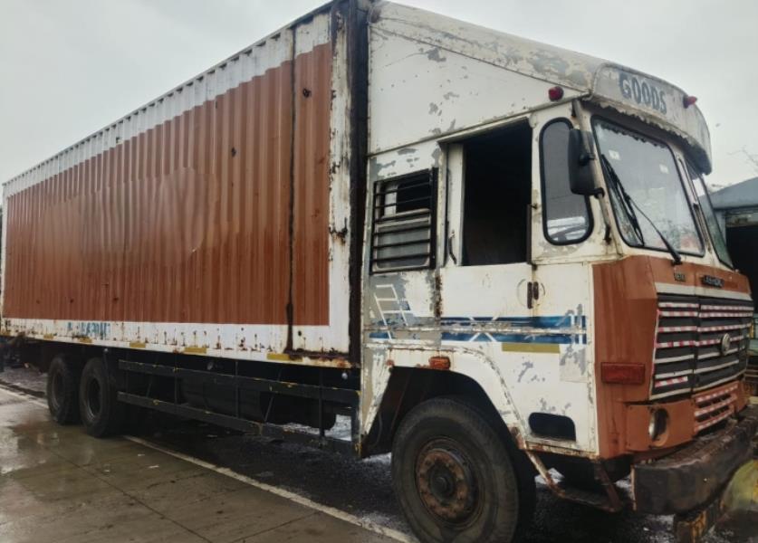Ashok Leyland 2516 image 2