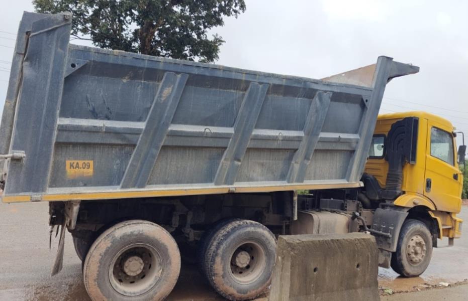 Mahindra Blazo 25 image 2