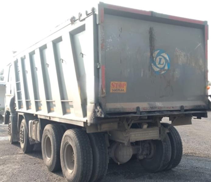 Ashok Leyland 3525 image 2