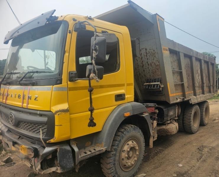 BharatBenz 2823R