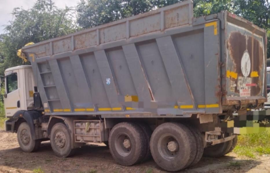 Ashok Leyland 3525 image 2