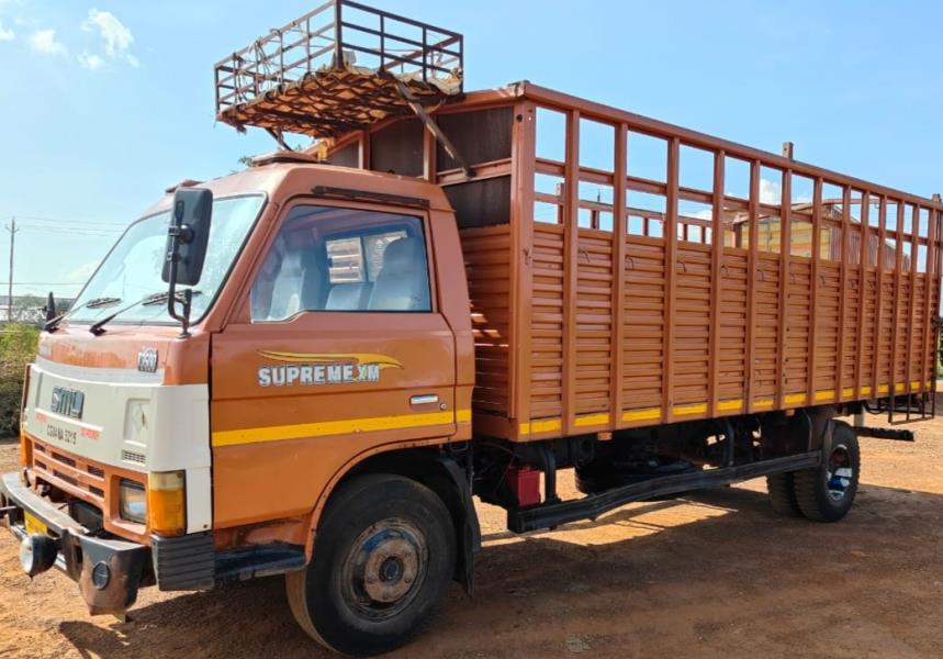 SML Isuzu Supreme image 2