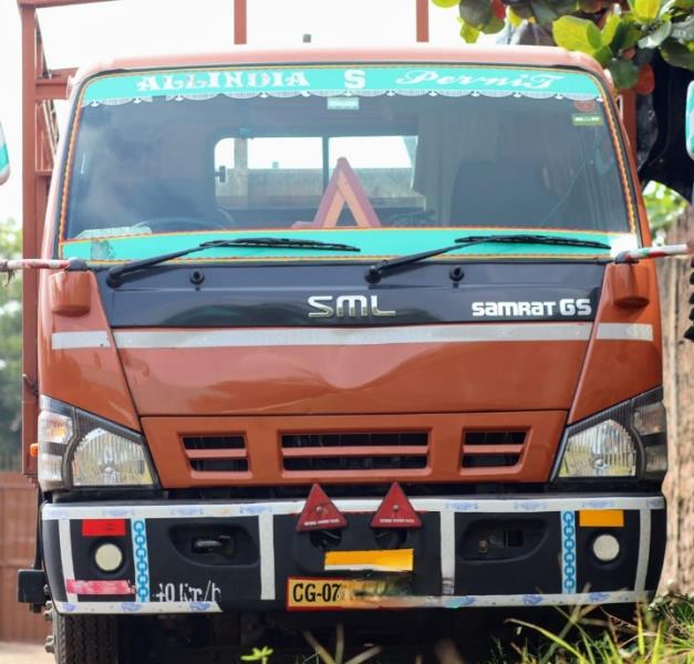SML Isuzu Samrat image 2