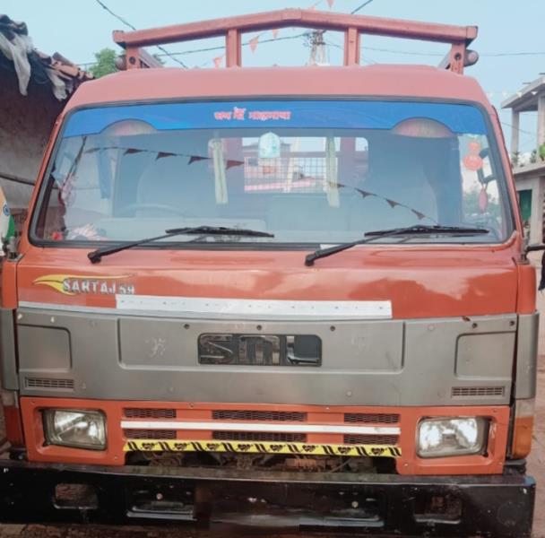SML Isuzu Sartaj