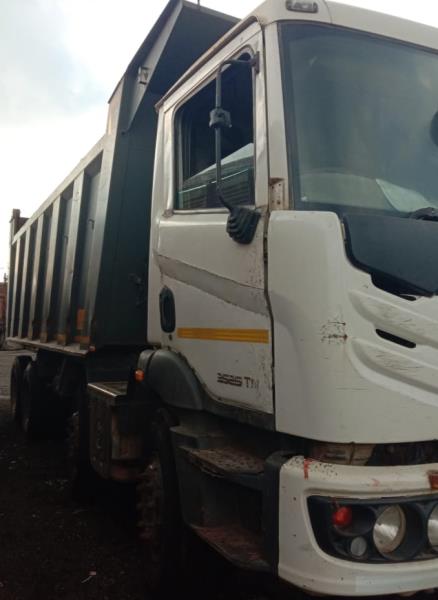 Ashok Leyland 3525 image 2