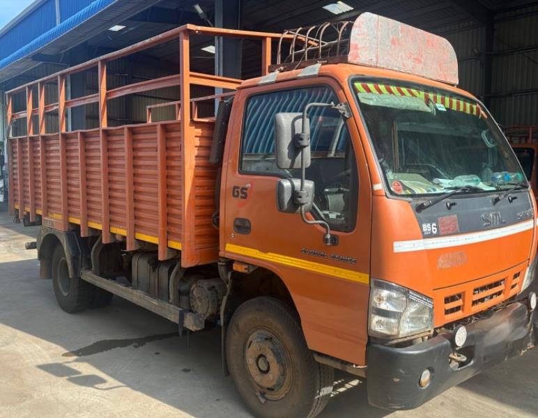 SML Isuzu Samrat image 2