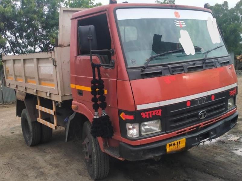 Tata 912 image 2