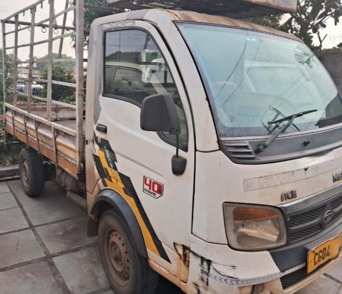 Tata Mega XL image 2